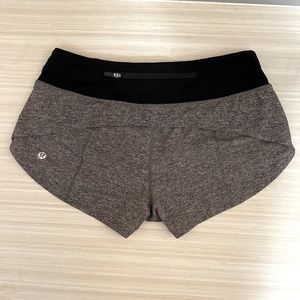 Lululemon 2” Hot Short Gray and Black Size 4